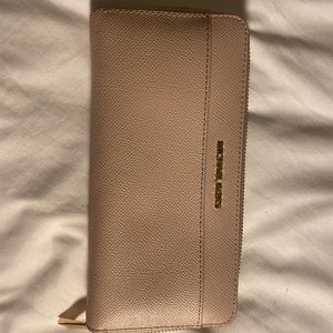 BLUSH PINK MICHAEL KORS WALLET